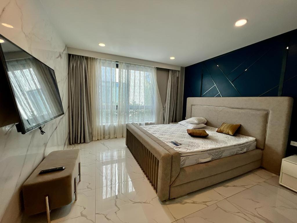 Fotografie z fotogalerie ubytování Palm Spring Pool Villa v destinaci Pattaya South