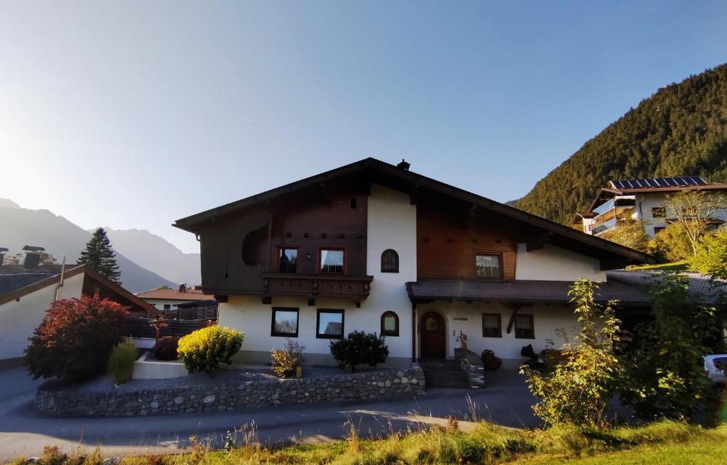 Nespecifikovaný výhled na hory nebo výhled na hory při pohledu z apartmánu