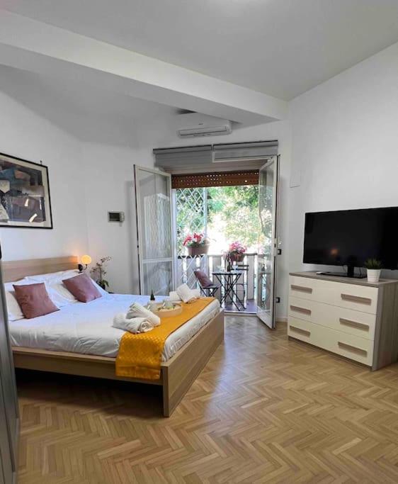 3 FERMATE DAL COLOSSEO - Casa Vacanze Elena - 50 m da METRO GARBATELLA