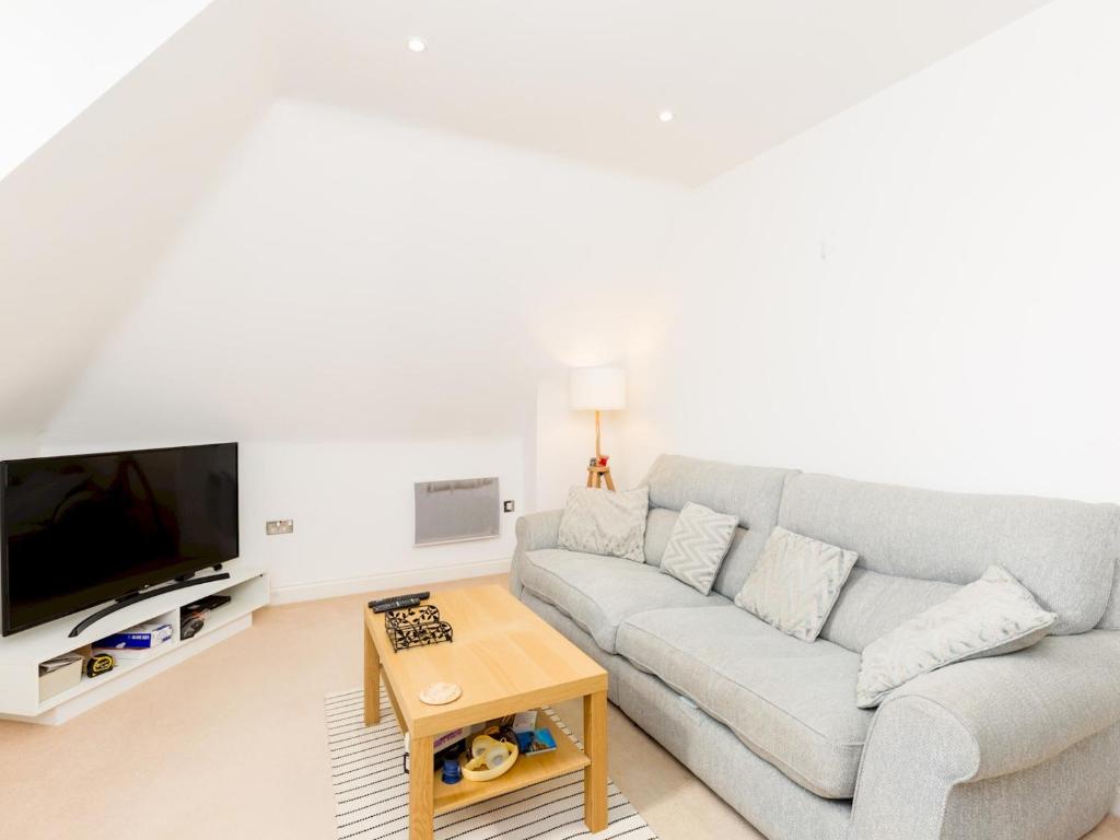 Гостиная зона в Pass the Keys Modern 2 Bed in Leamington Spa