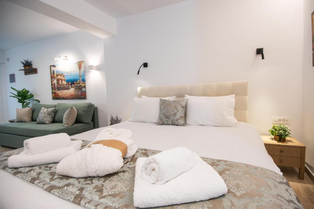 Posteľ alebo postele v izbe v ubytovaní Ammos Lux Apartments Crete