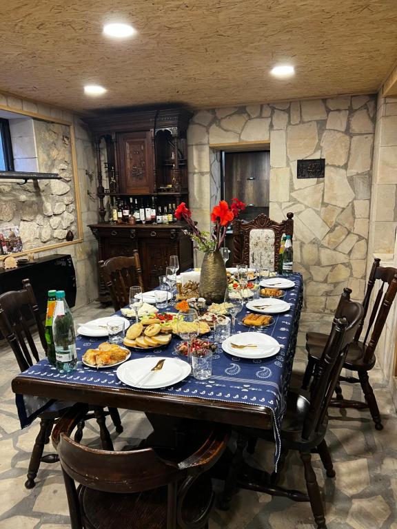 Jídlo v penzionu nebo okolí