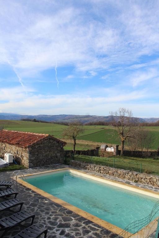 La Voûte du Dragon spa piscine 26 personnes - Maison De Huit Chambres