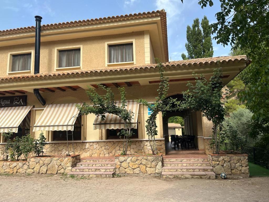 Hostal Restaurante Andra - Housity