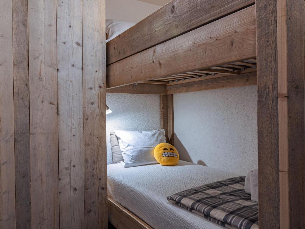 Postel nebo postele na pokoji v ubytování Apartment Victoria 1 D2 by Interhome