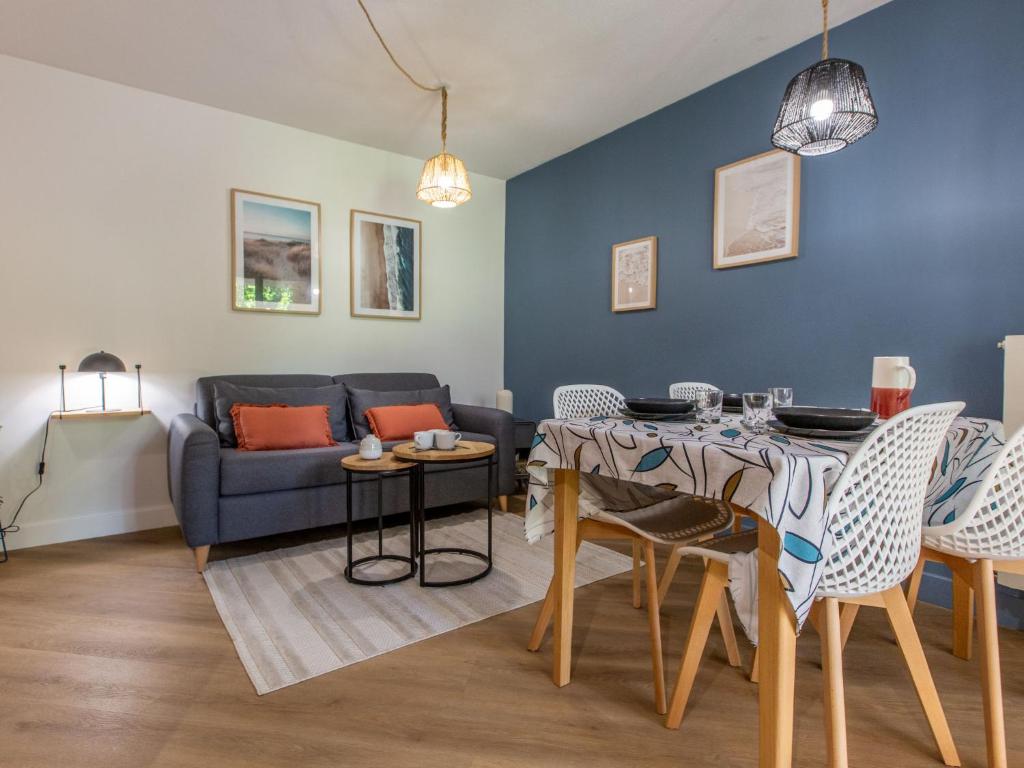 Χώρος καθιστικού στο Apartment Ermitage-5 by Interhome