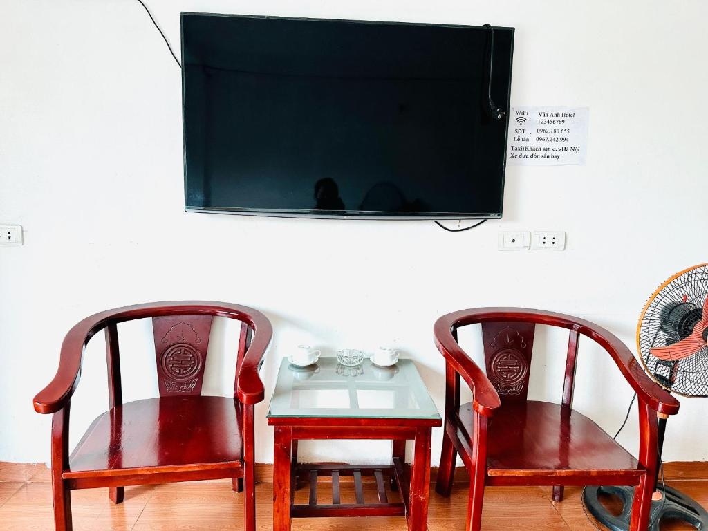 TV a/nebo společenská místnost v ubytování Van Anh Hotel