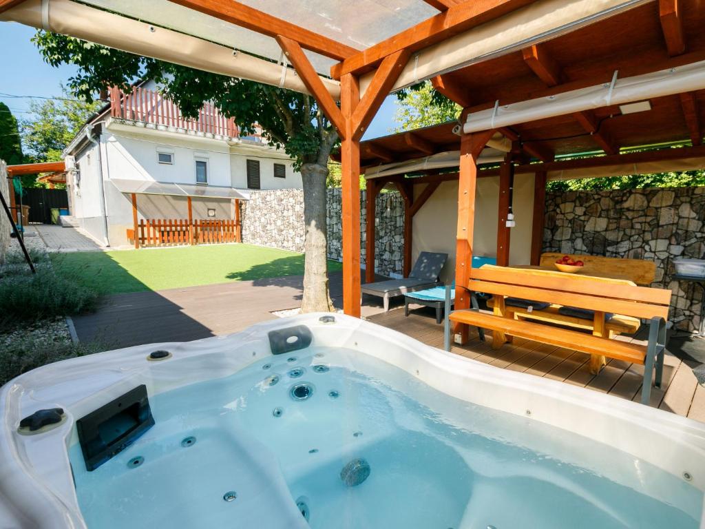 Hồ bơi trong/gần Holiday Home Particia by Interhome