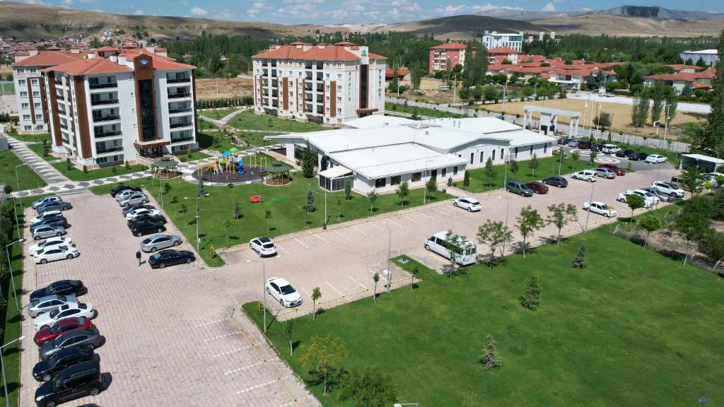 Nespecifikovaný výhled na hory nebo výhled na hory při pohledu z hotelu