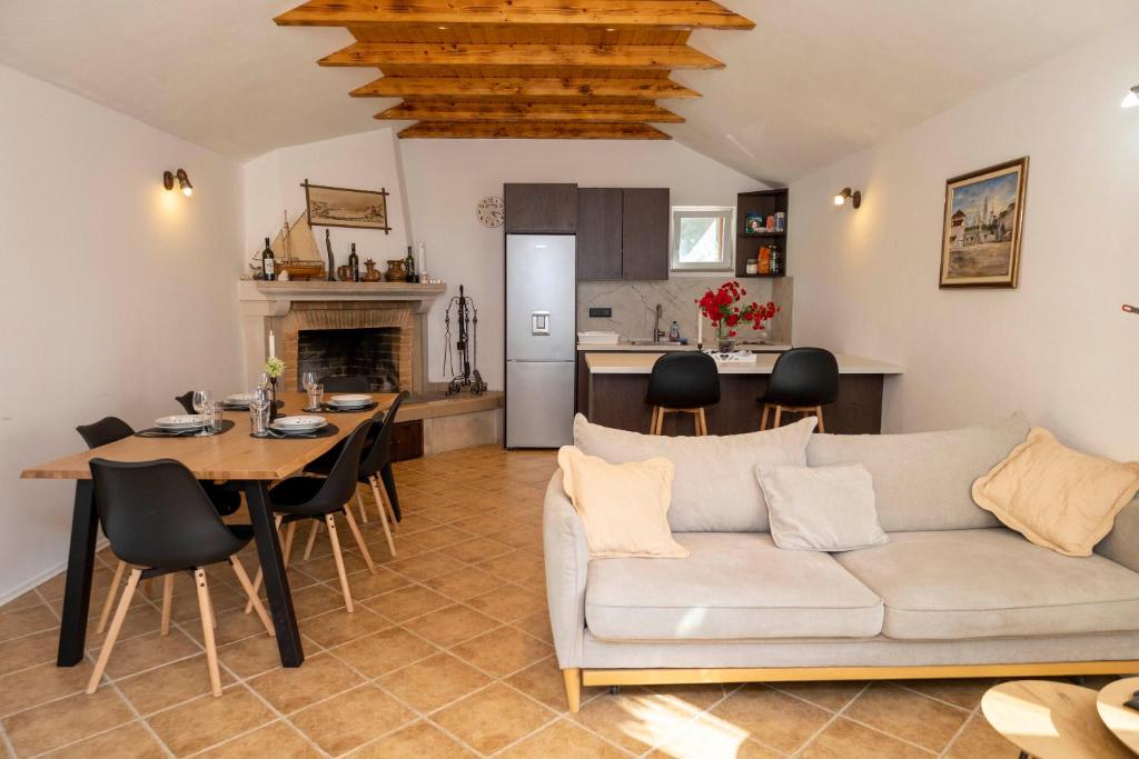 Kuchyňa alebo kuchynka v ubytovaní House Vicko