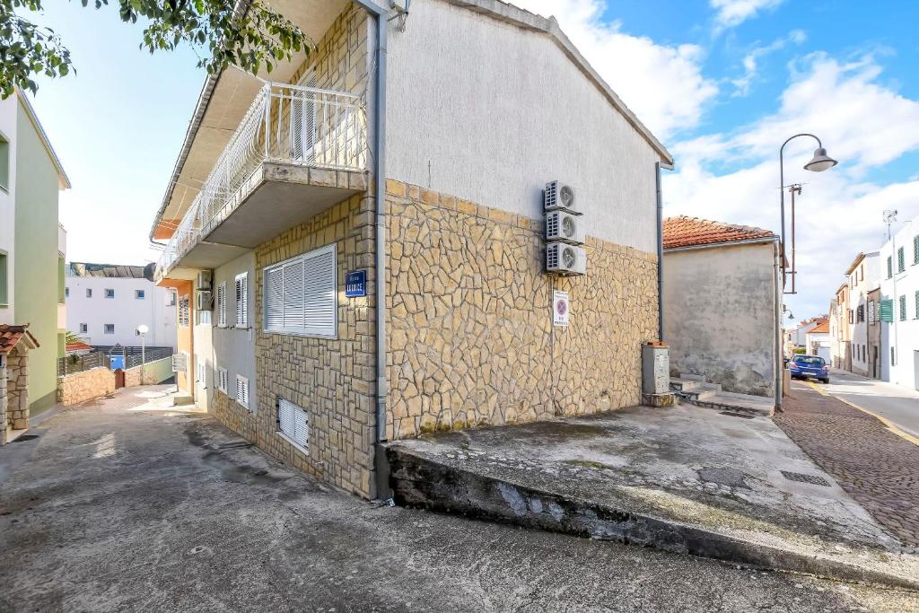 Apartment Burica