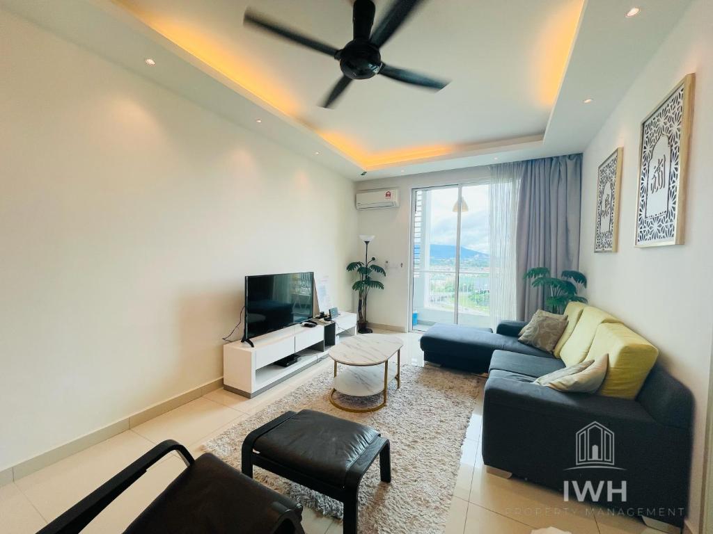 TV a/nebo společenská místnost v ubytování Ipoh D Festivo Suites 6-10pax 10mins to Sunway Tambun by IWH