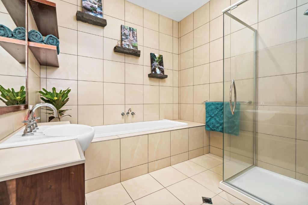Koupelna v ubytování Ironbark Abode
