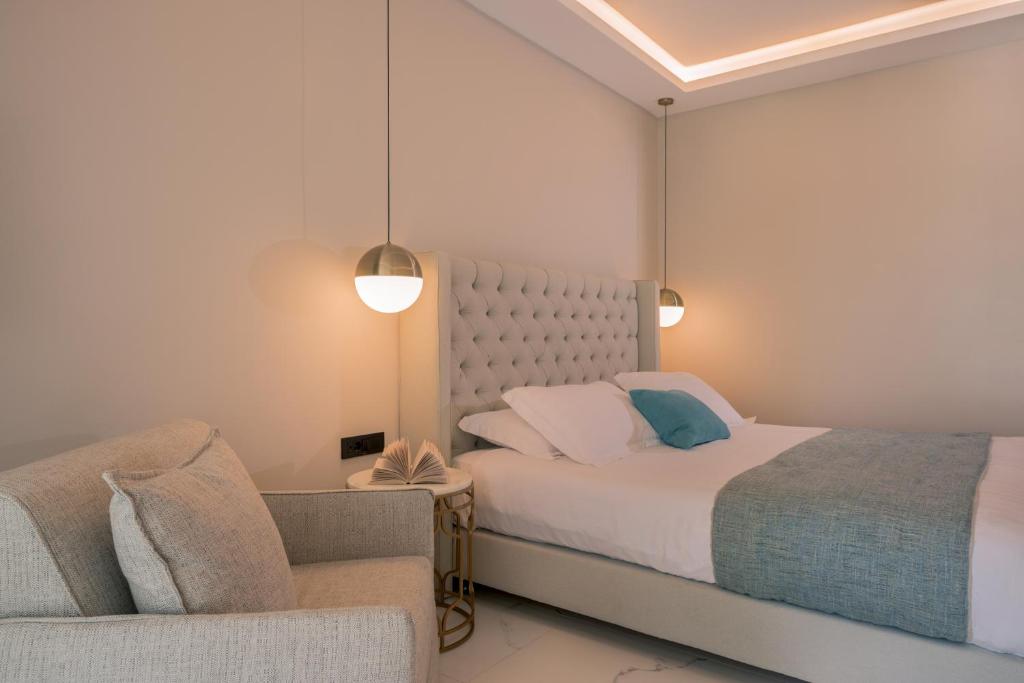 Postel nebo postele na pokoji v ubytování Katerina Palace Hotel