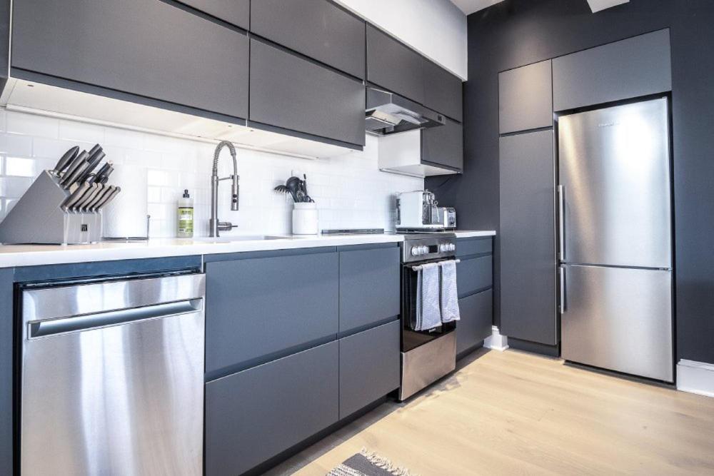 A cozinha ou kitchenette de Station Inn Pawling