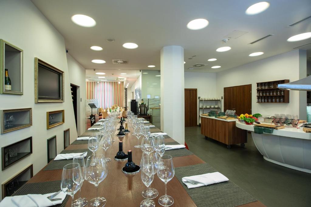 Nápoje v ubytovaní Hotel Böhlerstern