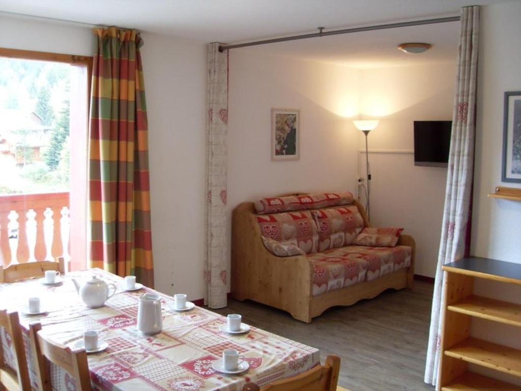 Appartement Valfréjus, 2 pièces, 8 personnes - FR-1-265-216にあるシーティングエリア