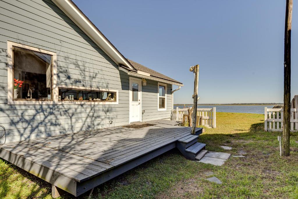 Vacation Home Waterfront Jacksonville Home Private Fishing Dock, FL