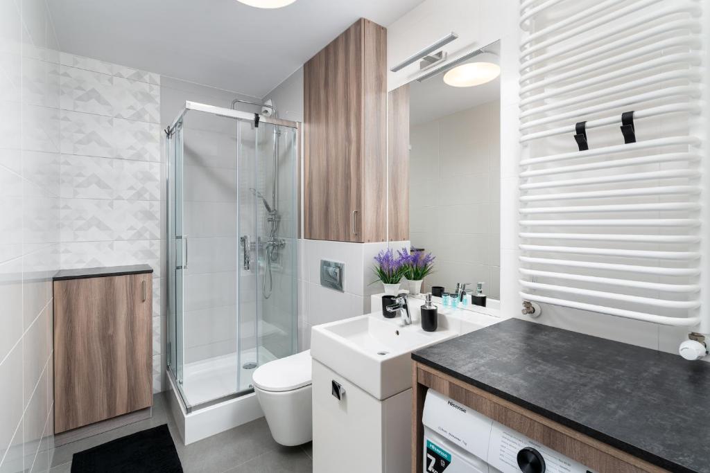 ApartWro 2th - City Square Railway Station, balcony, garage - 10