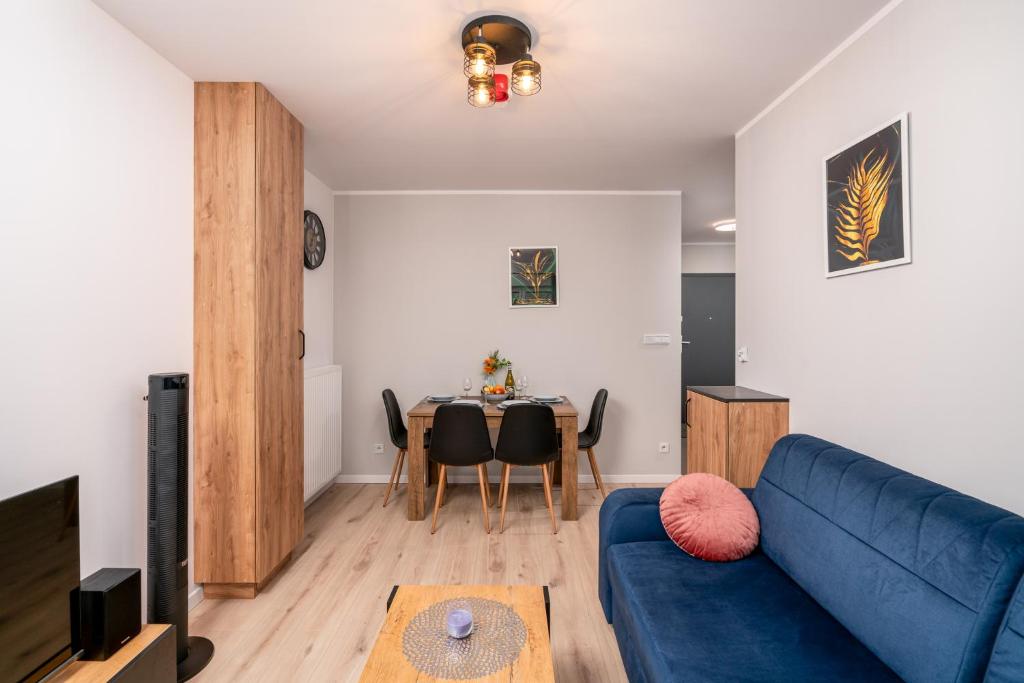 ApartWro 2th - City Square Railway Station, balcony, garage - 3