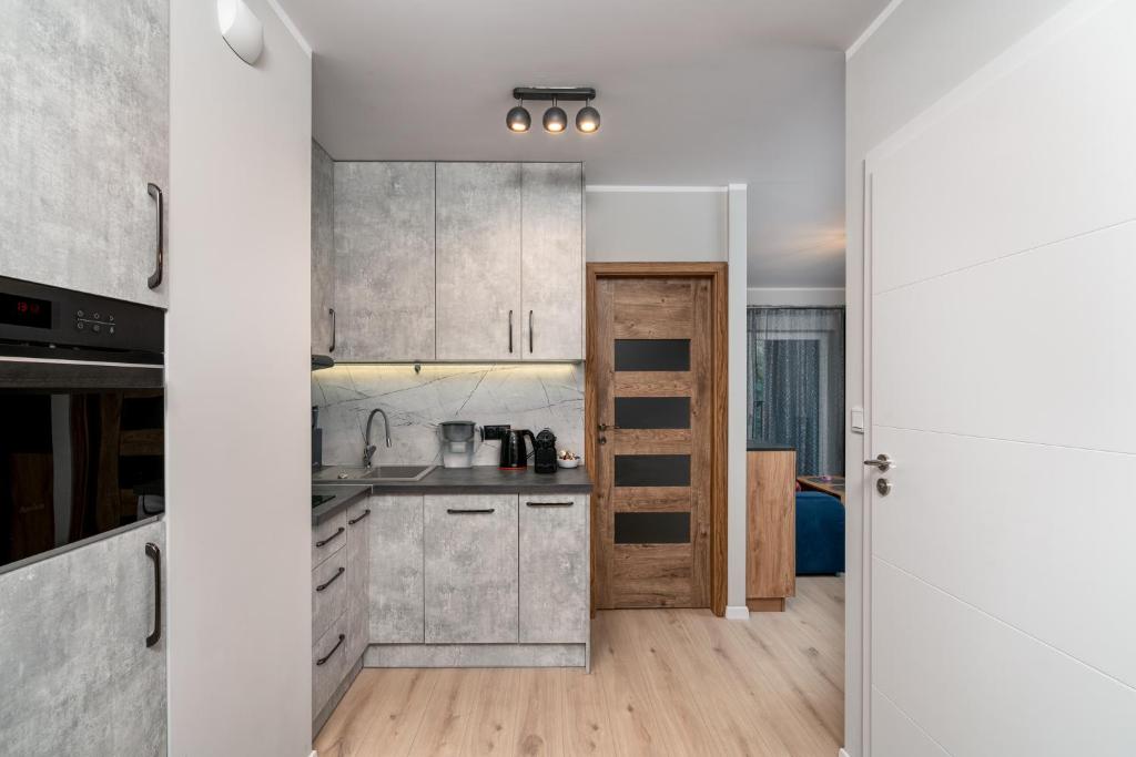 ApartWro 2th - City Square Railway Station, balcony, garage - 7