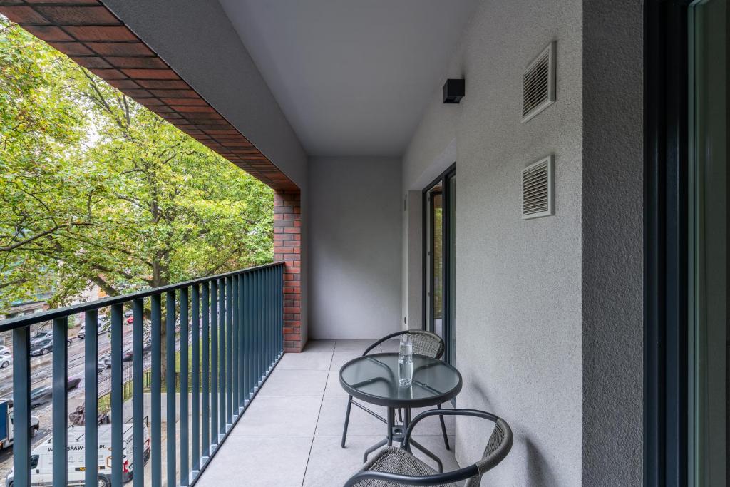 ApartWro 2th - City Square Railway Station, balcony, garage - 12