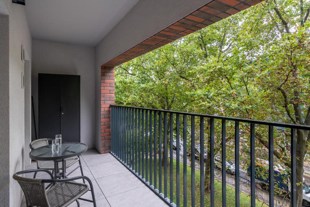 ApartWro 2th - City Square Railway Station, balcony, garage - 13