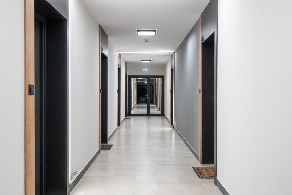 ApartWro 3th - apartament przy dworcu głównym PKP, balkon, garaż, rowery - 14