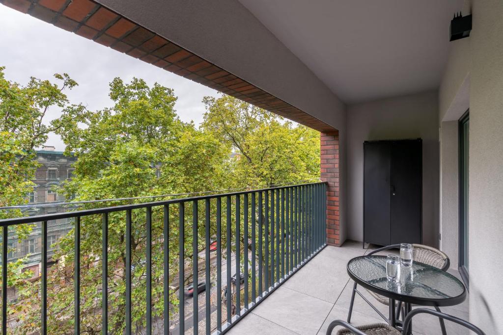 ApartWro 3th - apartament przy dworcu głównym PKP, balkon, garaż, rowery - 12