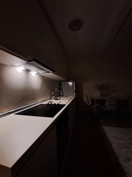 Quiet, Cozy, Luminous Apartment - Image 3