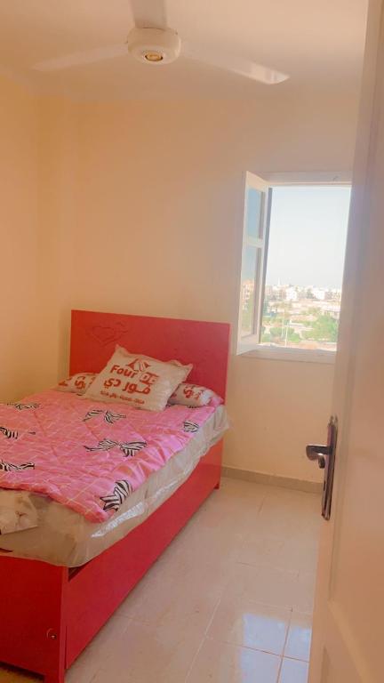 En eller flere senge i et værelse på مدينه طيبه بجوار الموقف