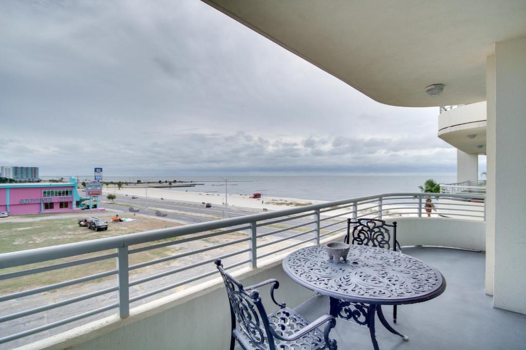 Beachfront Biloxi Condo Balcony and Community Perks, Biloxi (updated