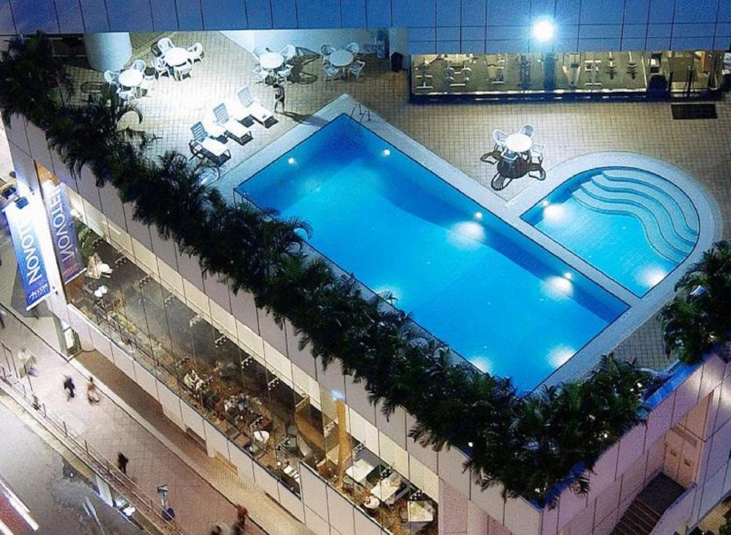Bazén v ubytování Novotel Century Hong Kong nebo v jeho okolí