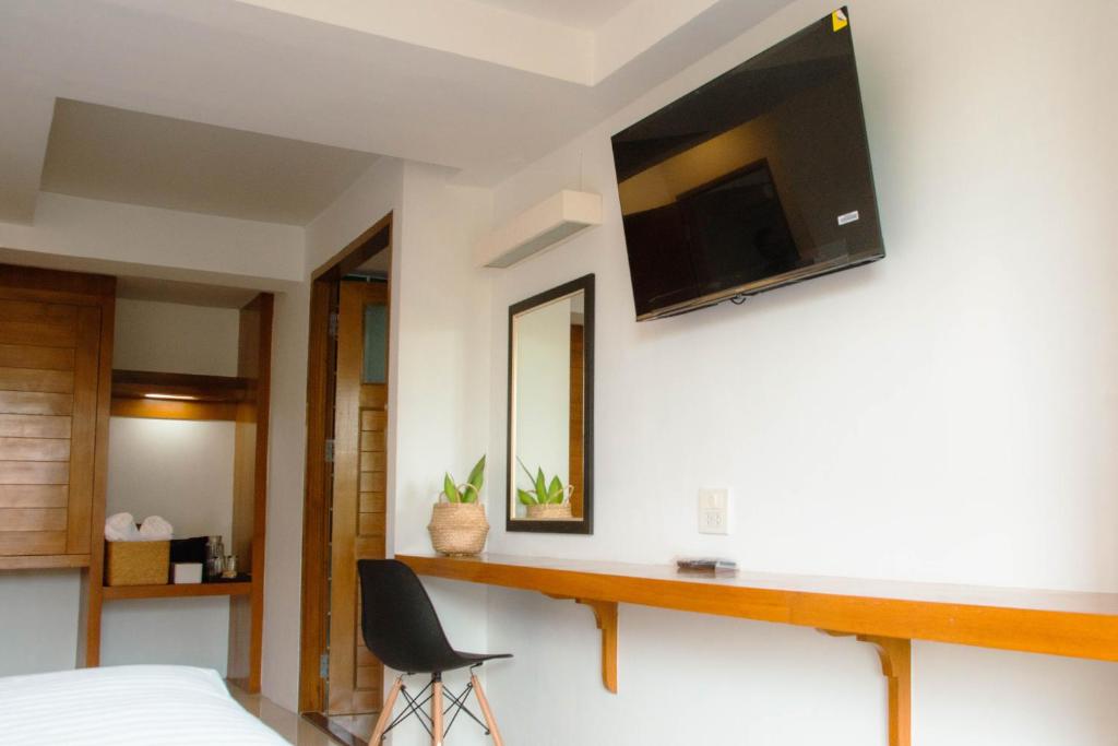 Alley & Pier - Resim 13