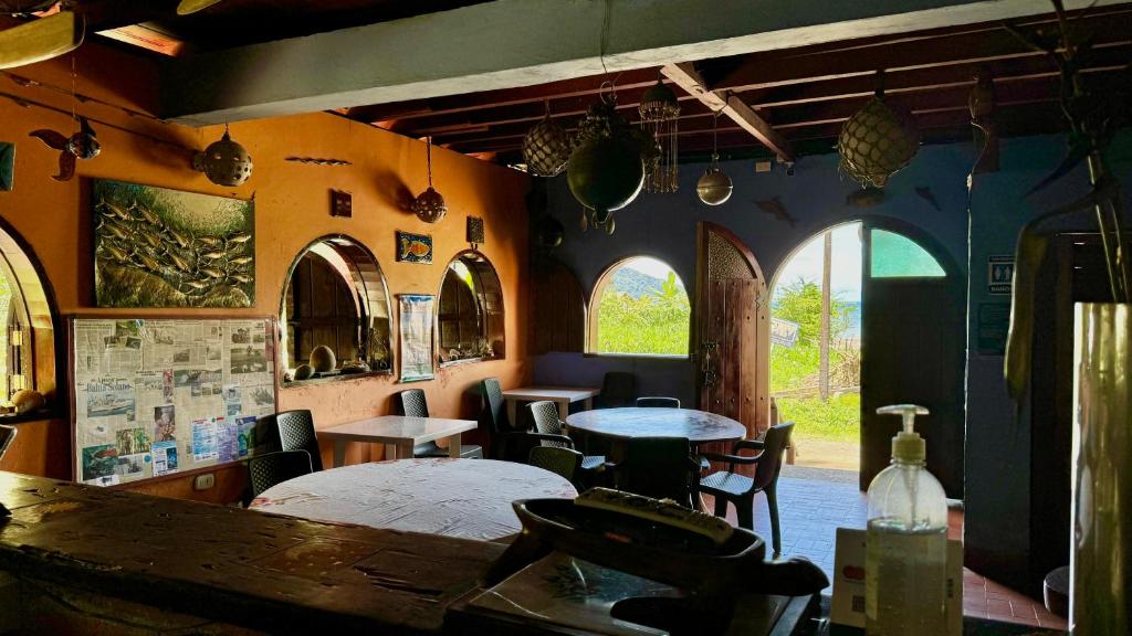 Restaurace v ubytování Posada Turística Rocas De Cabo Marzo