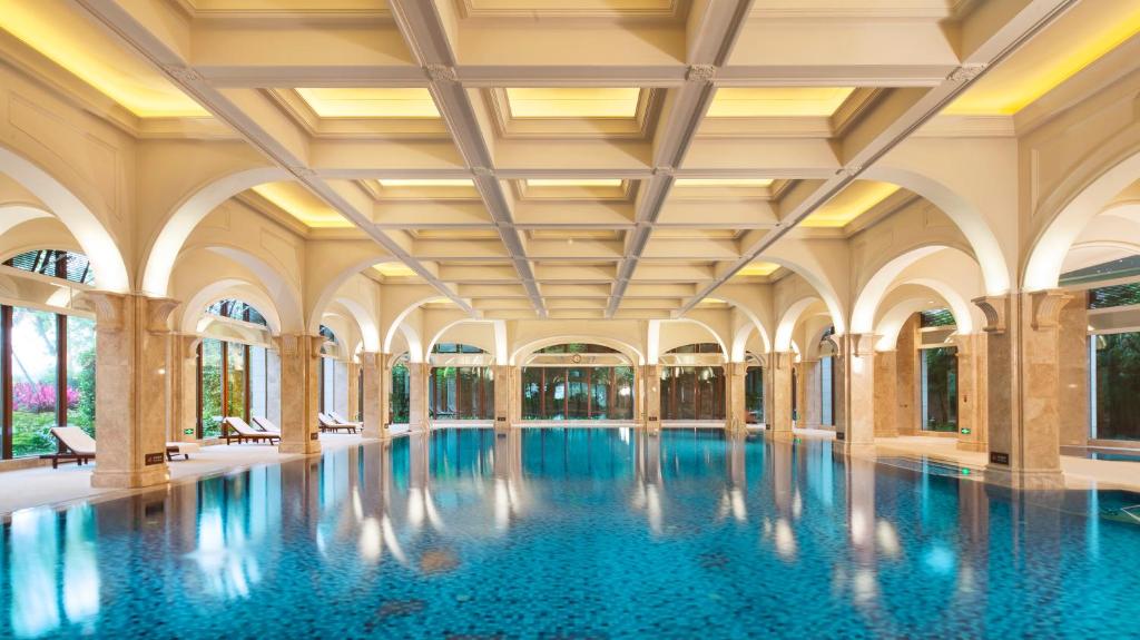 Bazén v ubytování C&D Hotel Fuzhou nebo v jeho okolí