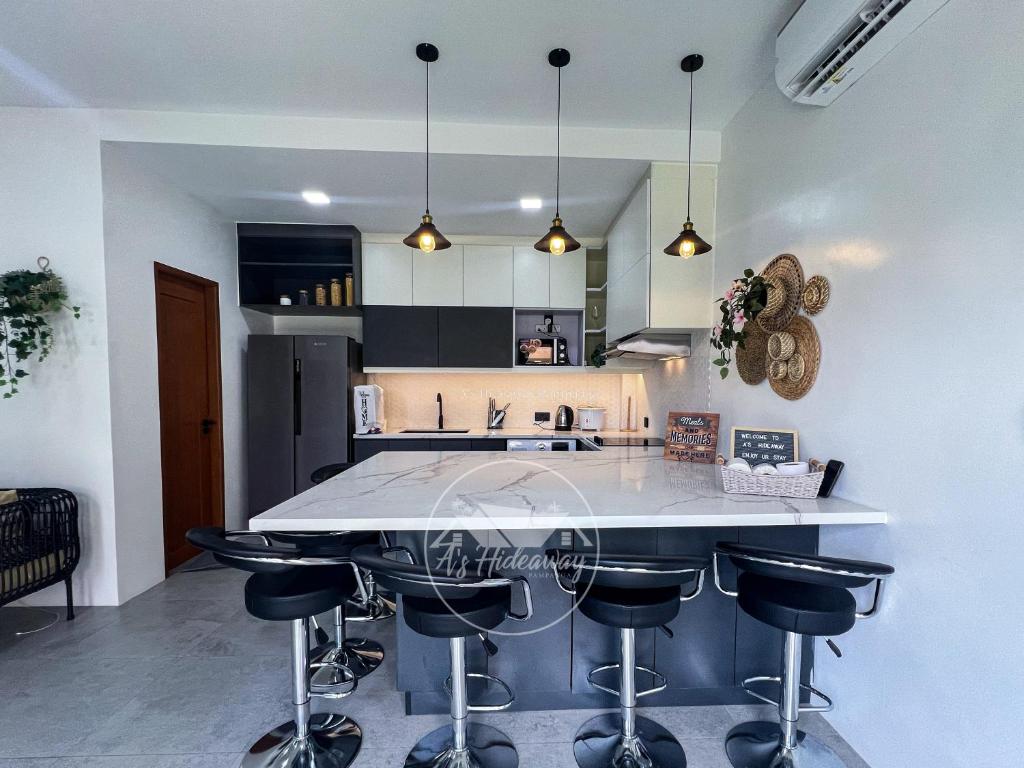 Kuchyň nebo kuchyňský kout v ubytování A's Hideaway Pampanga