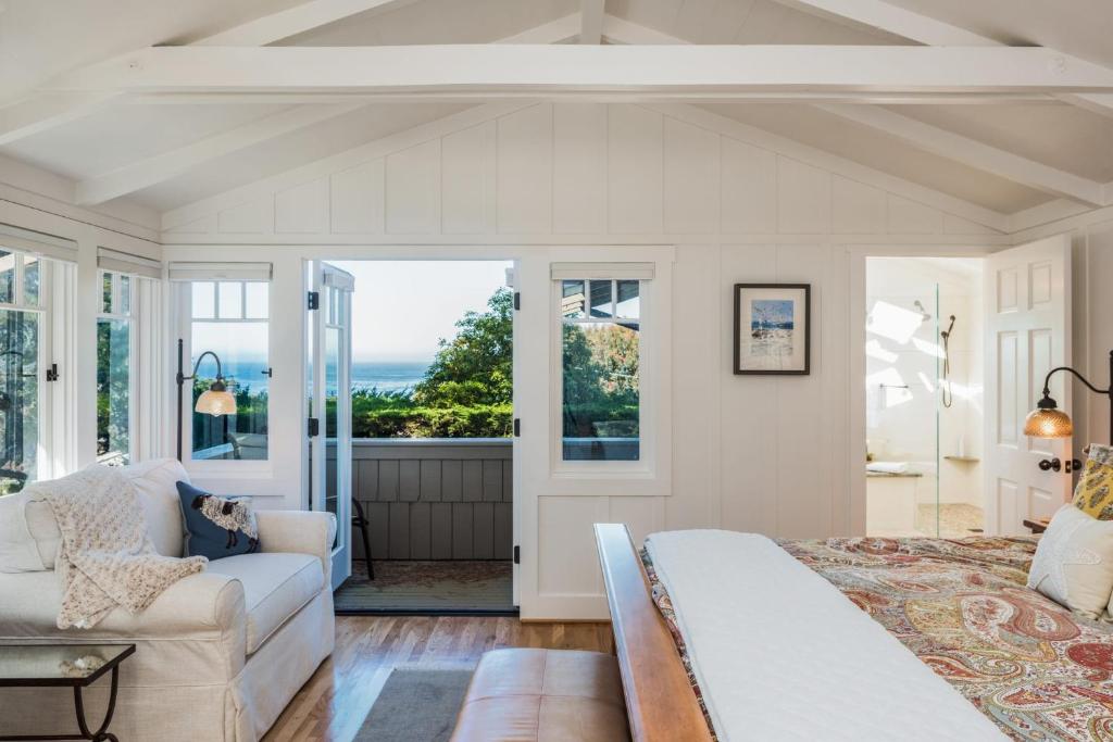 Ocean Tide Beach House 3 BR Close to Pebble Gate, Carmel (updated