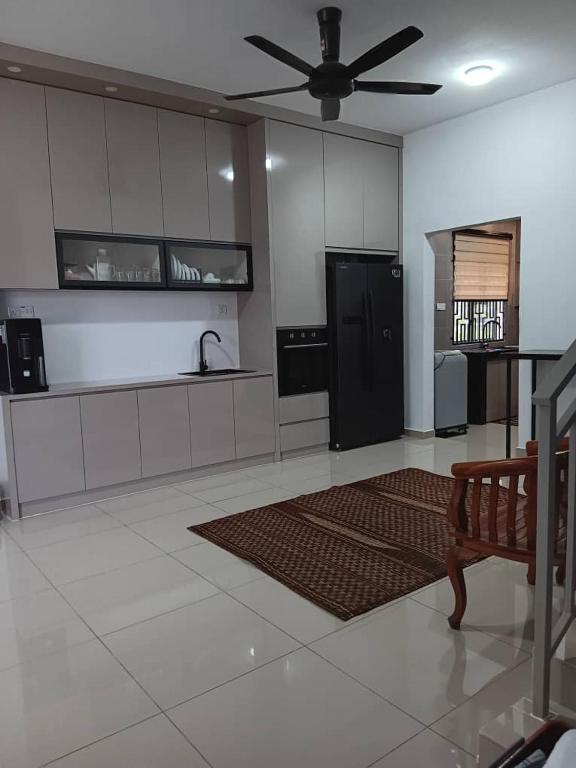 Kuchyň nebo kuchyňský kout v ubytování 18Homestay @ Temerloh