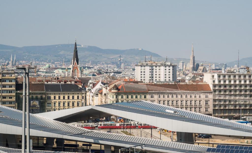 Nespecifikovaný výhled na destinaci Vídeň nebo výhled na město při pohledu z hotelu