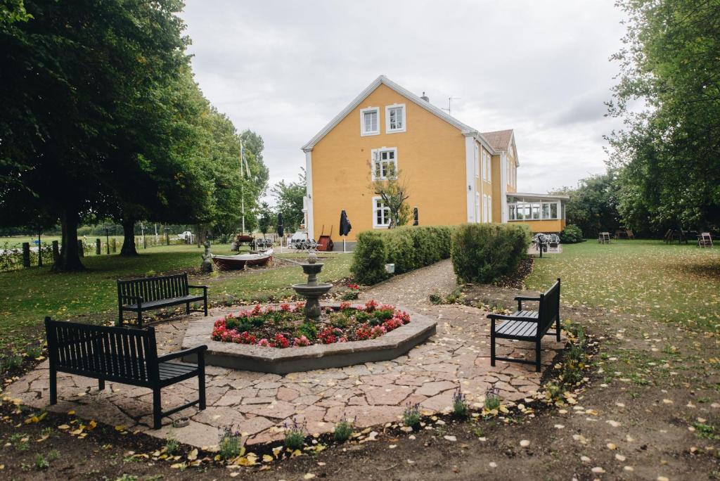 Mjällby Pensionat & Stugby