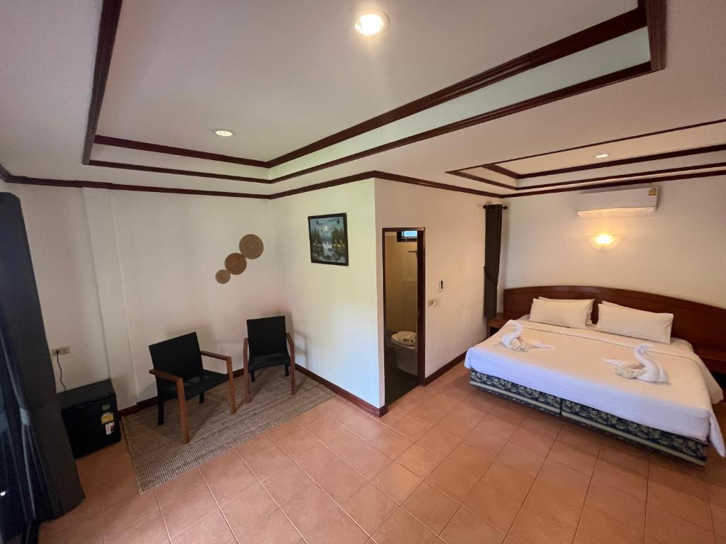 Noble House Beach Resort - 11