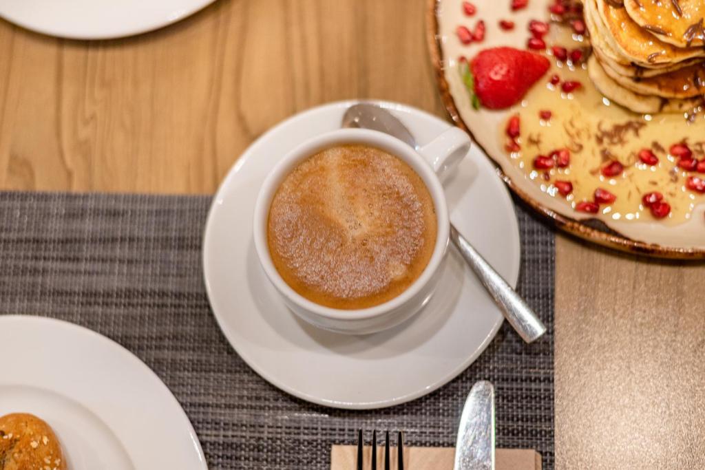 Jedlo v apartmánovom hoteli alebo blízkom okolí