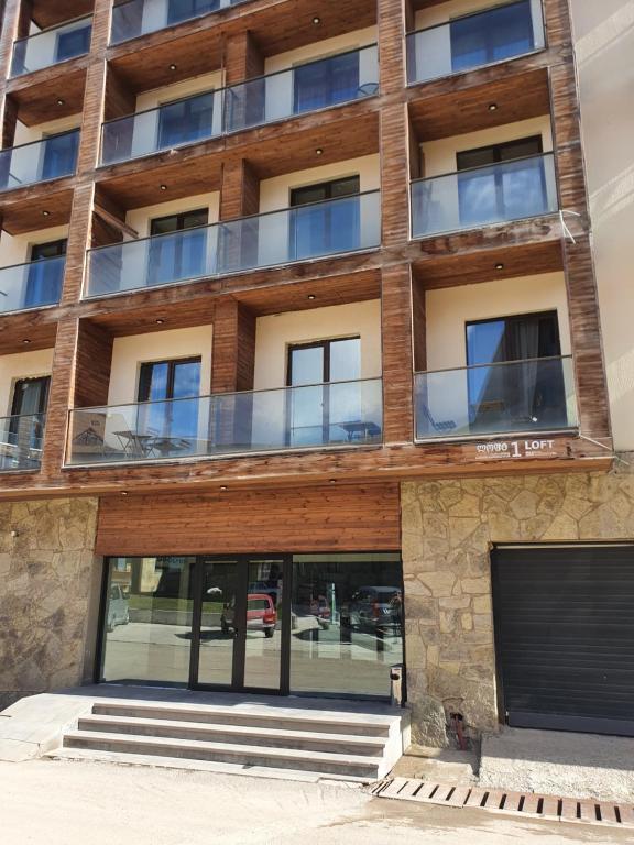 Budova, kde se aparthotel nachází