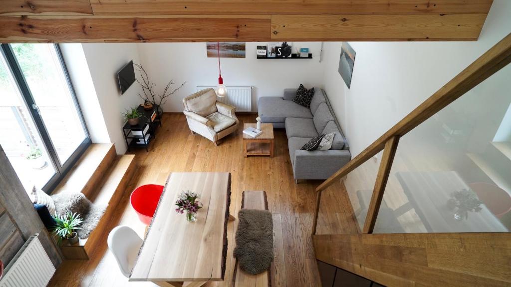 Posezení v ubytování SKOG HARRACHOV duplex apartment