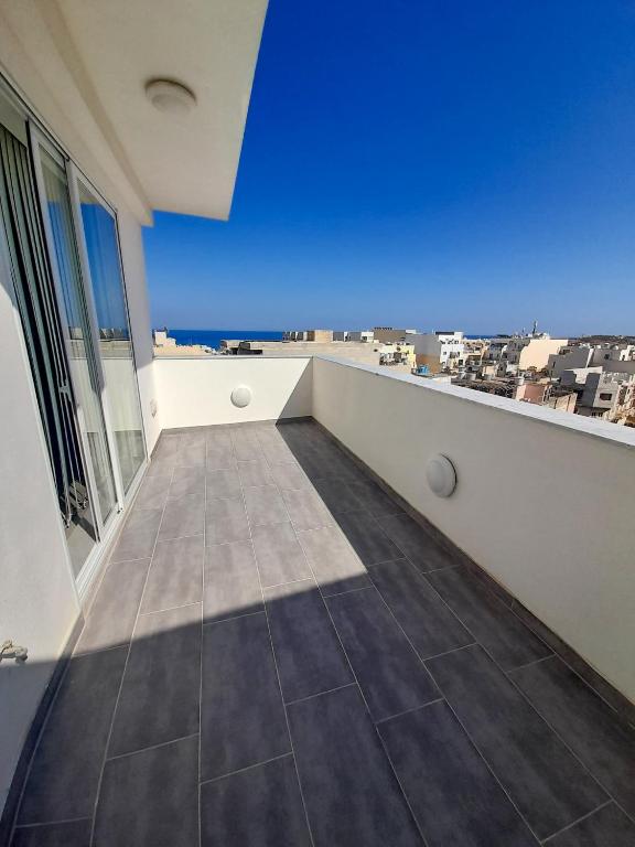 Balkón nebo terasa v ubytování Marsaskala Sea View Duplex Penthouse - Mive Properties