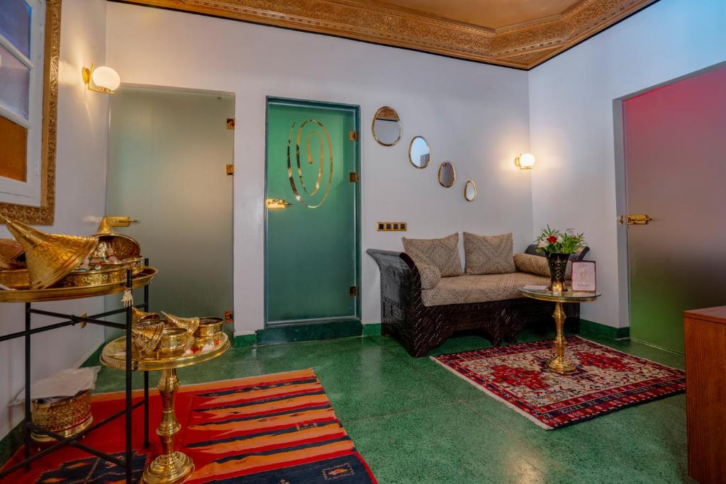 Posezení v ubytování Riad la villa bleue & SPA