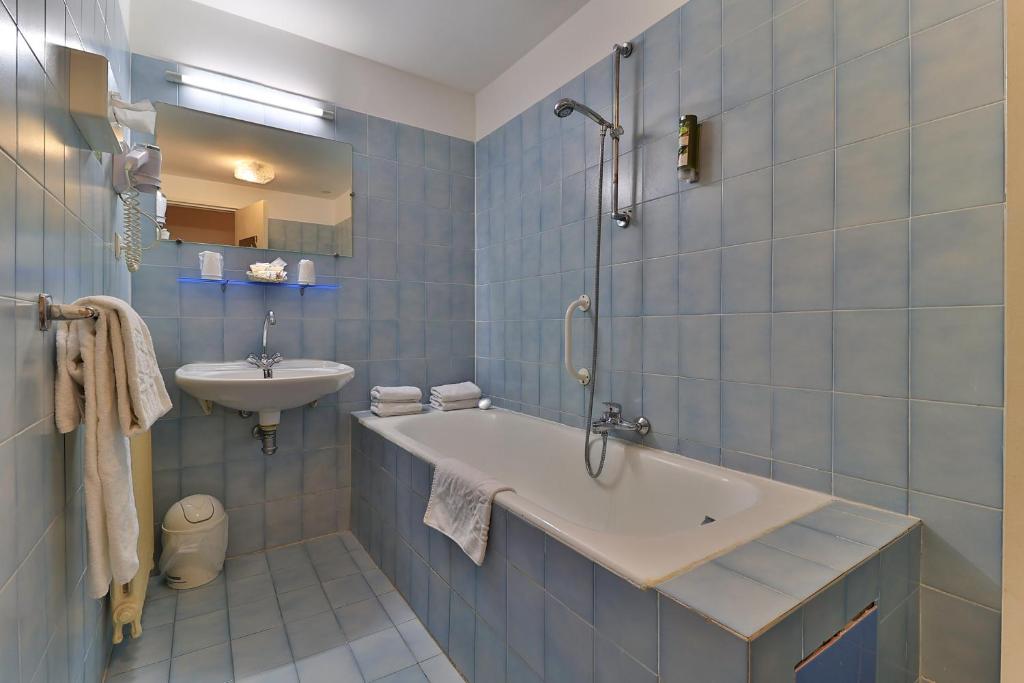 Logis Le Relais Imperial - Chambre Triple