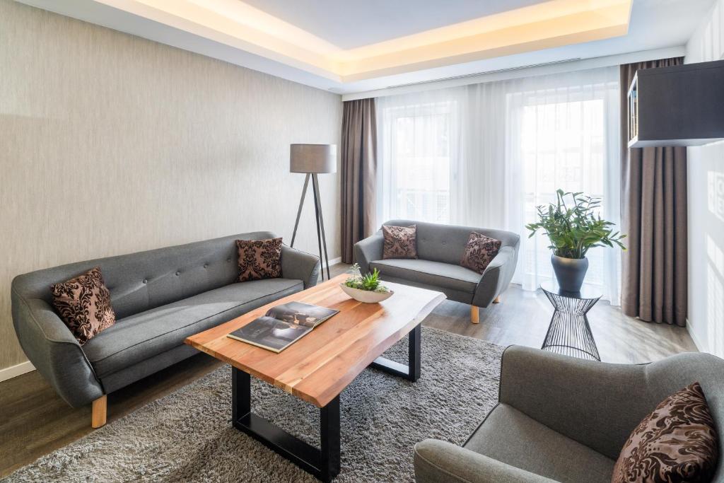 Posezení v ubytování Hotel Newton Ludwigshafen