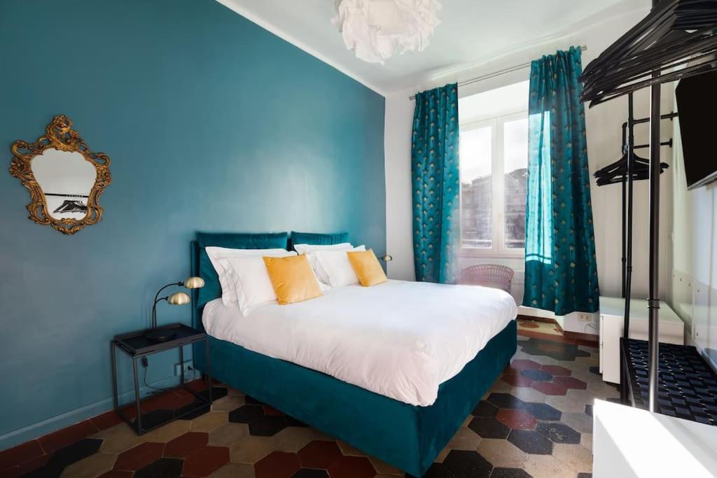 A bed or beds in a room at Cozy apartment in Trastevere